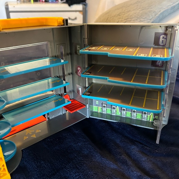 Micro machines parking garage and cars - Picture 6 of 9